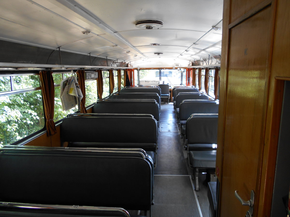 Bevor es für den NESA 796 625 wieder zurück nach Bergen/Rügen nutzte ich,am 09.Juni 2018,in Lauterbach Mole die einfache Innenausstattung vom Triebwagen zufotografieren. 