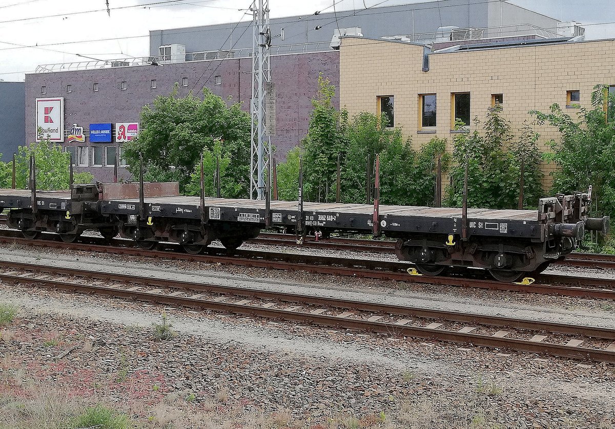 Bf. Hennigsdorf b. Berlin, 31.Juli 2019, aufgenommen vom S-Bahnsteig aus: Rmms 664 , Wagennummer 31 RIV 80 D-DB 3962 648-2.