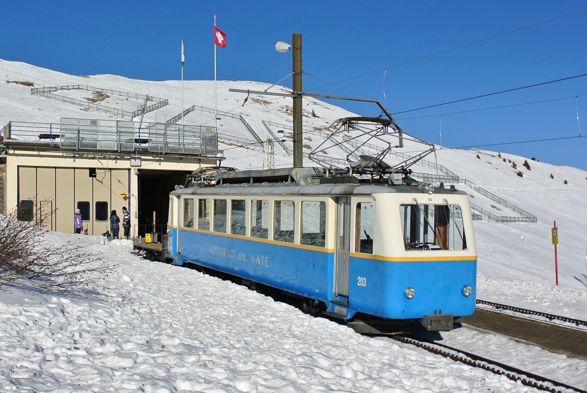 Bhe 2/4 Nr. 203 abgestellt auf dem Rochers-de-Naye, 19.12.2015.