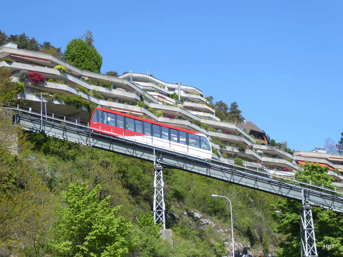 Biel - Standtseilbahn von Biel nach Magglingen kurz vor der Tal-Station in Biel am 21.04.2017