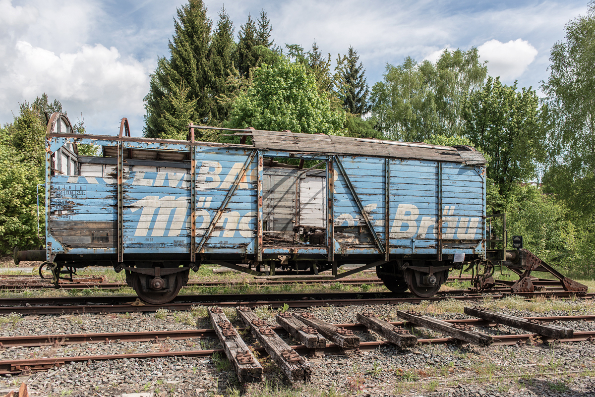 Bierwagen des Kulmbacher Mönchshof-Bräus. Der Wagen befindet sich in Privatbesitz und steht auf dem Gelände des Bw Selb, das heute den Modell- und Eisenbahnclubs Selb-Rehau e.V. beherbergt. 21.05.2016