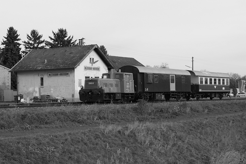 BIF 2060.14 am 22.November 2015 mit dem SBED 93960 in Wilfersdorf-Hobersdorf.