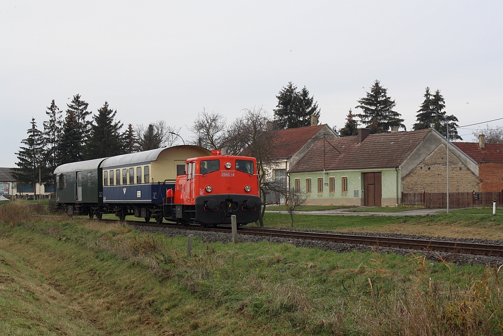 BIF 2060.14 mit dem SBED 93959 am 22.November 2015 kurz vor Wilfersdorf-Hobersdorf.