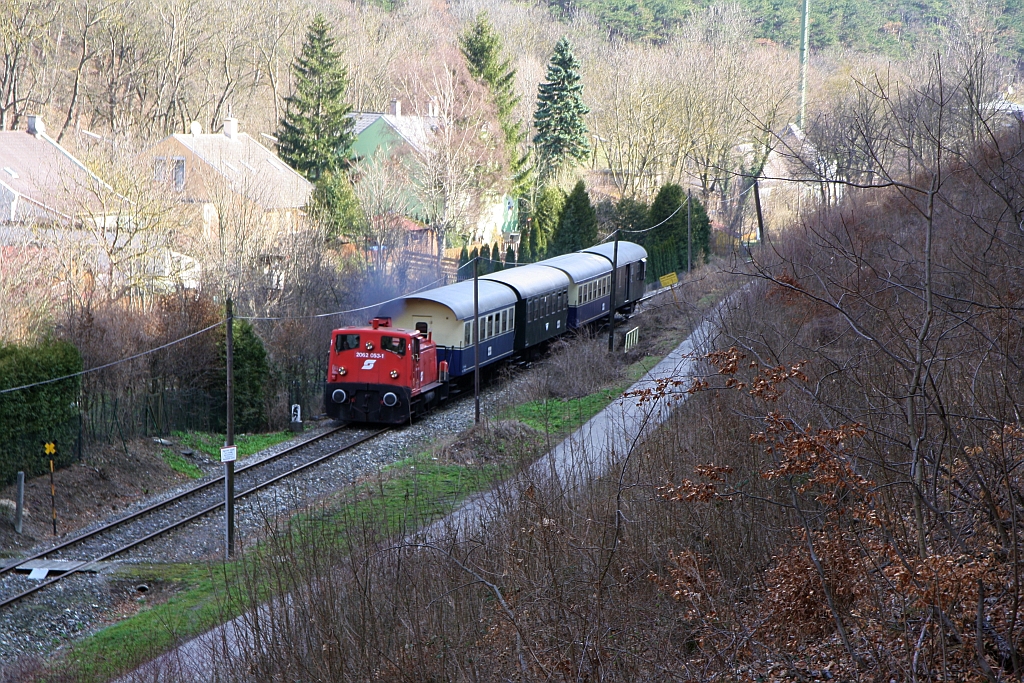 BIF 2062 053-1 am 02.April 2018 mit dem SR 14563 (Wien Meidling - Waldmühle Ladestelle) auf der Kaltenleutgebenerbahn beim Strecken-Km 4,8.