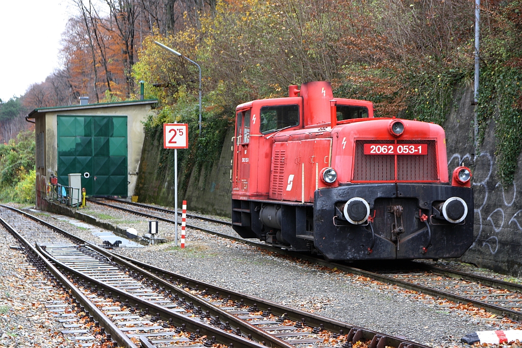 BIF 2062 053-1 am 12.November 2017 in der Ladestelle Waldmühle.