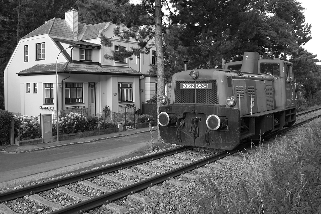 BIF 2062 053-1 am 23.Juli 2019 als SLZ 95804 (Korneuburg - Waldmühle) auf der Kaltenleutgebenerbahn beim Strecken-Km 3,5.