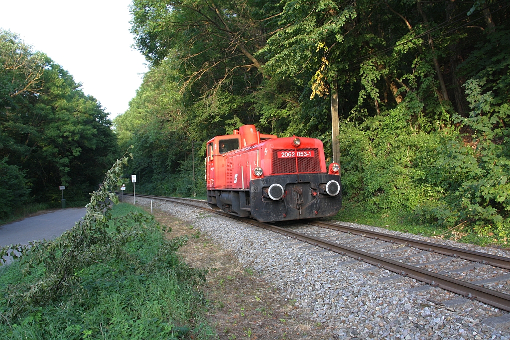 BIF 2062 053-1 am 23.Juli 2019 als SLZ 95804 (Korneuburg - Waldmühle) auf der Kaltenleutgebenerbahn beim Strecken-Km 4,0.