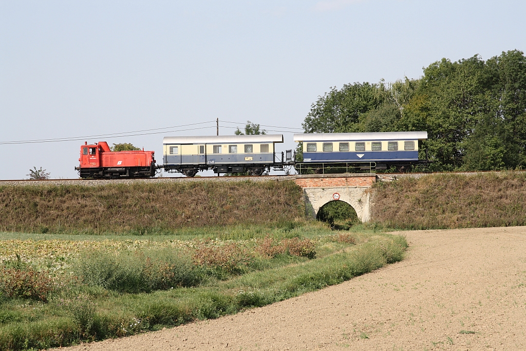 BIF 2062 053-1 am 27.August 2017 mit dem SLP 17109 zwischen Raggendorf Markt und Auersthal.