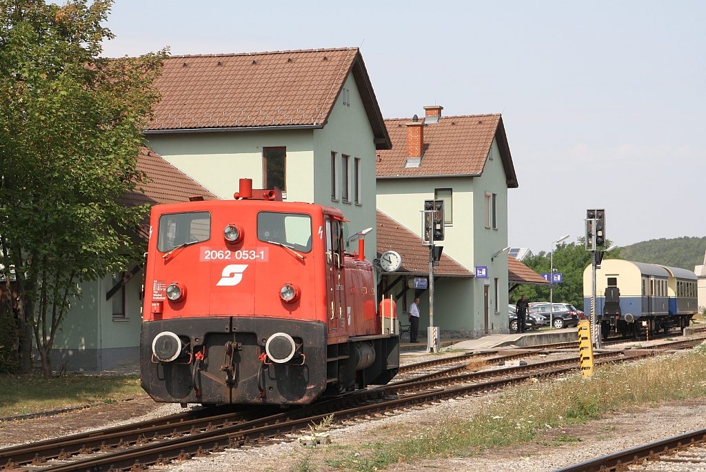 BIF 2062 053-1 am 27.August 2017 im Bf. Groß Schweinbarth beim Stürzen vom SLP 17110 auf den SLP 17111.