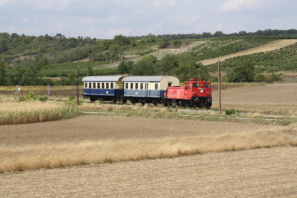 BIF 2062 053-1 am 27.August 2017 mit dem SLP 17111 zwischen Matzen und Prottes.