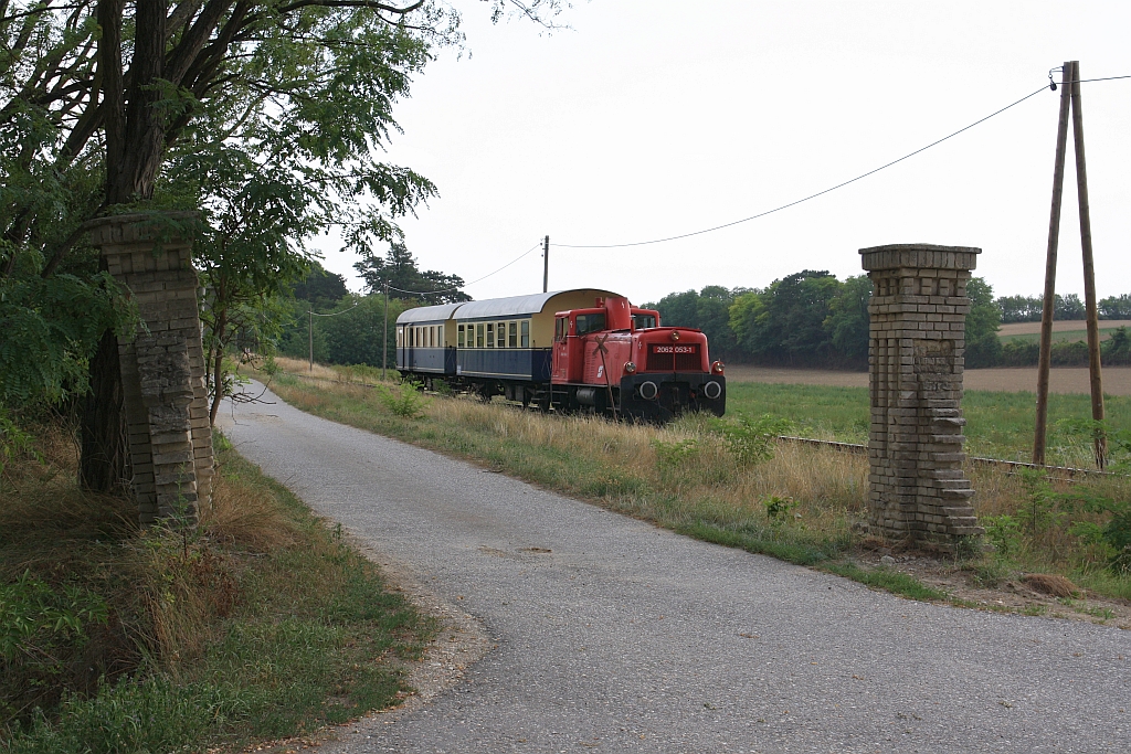 BIF 2062 053-1 am 27.August 2017 mit dem SLP 17112 kurz vor der Haltestelle Raggendorf.