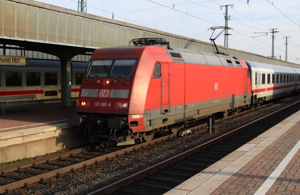 Bild 045:
Am 21.01.2015 zog 101 090-9 einen IC von Leipzig nach Köln. Hier zu sehen ist die Lok beim Halt in Dortmund Hbf
