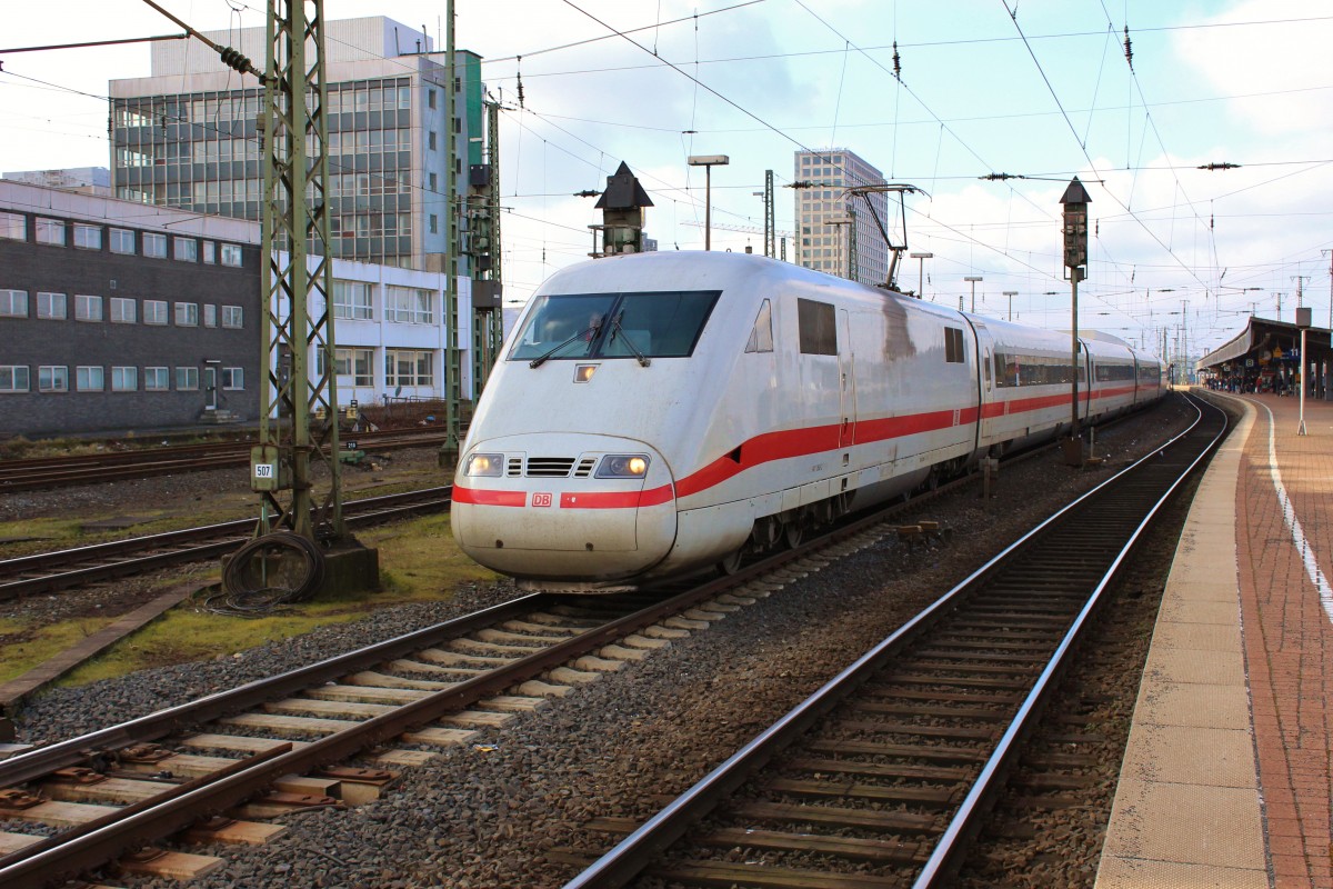 Bild 064:
Am 22.02.2015 war ICE-Tz 0168  Crailsheim  als ICE 1028 von Nürnberg nach Hamburg unterwegs. Hier zu sehen ist der  zählende Kopf  401 068-2 bei der Ausfahrt aus Dortmund Hbf.
