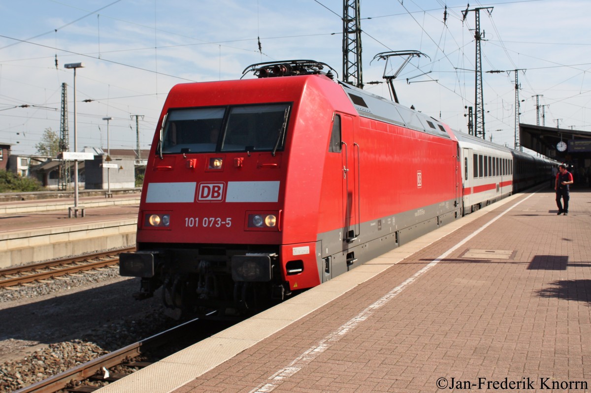 Bild 146:
Am 30.08.2015 bespannte 101 073-5 den IC 2313 von Hamburg nach Stuttgart. Hier zu sehen ist die Lok bei der Einfahrt in Dortmund Hbf.