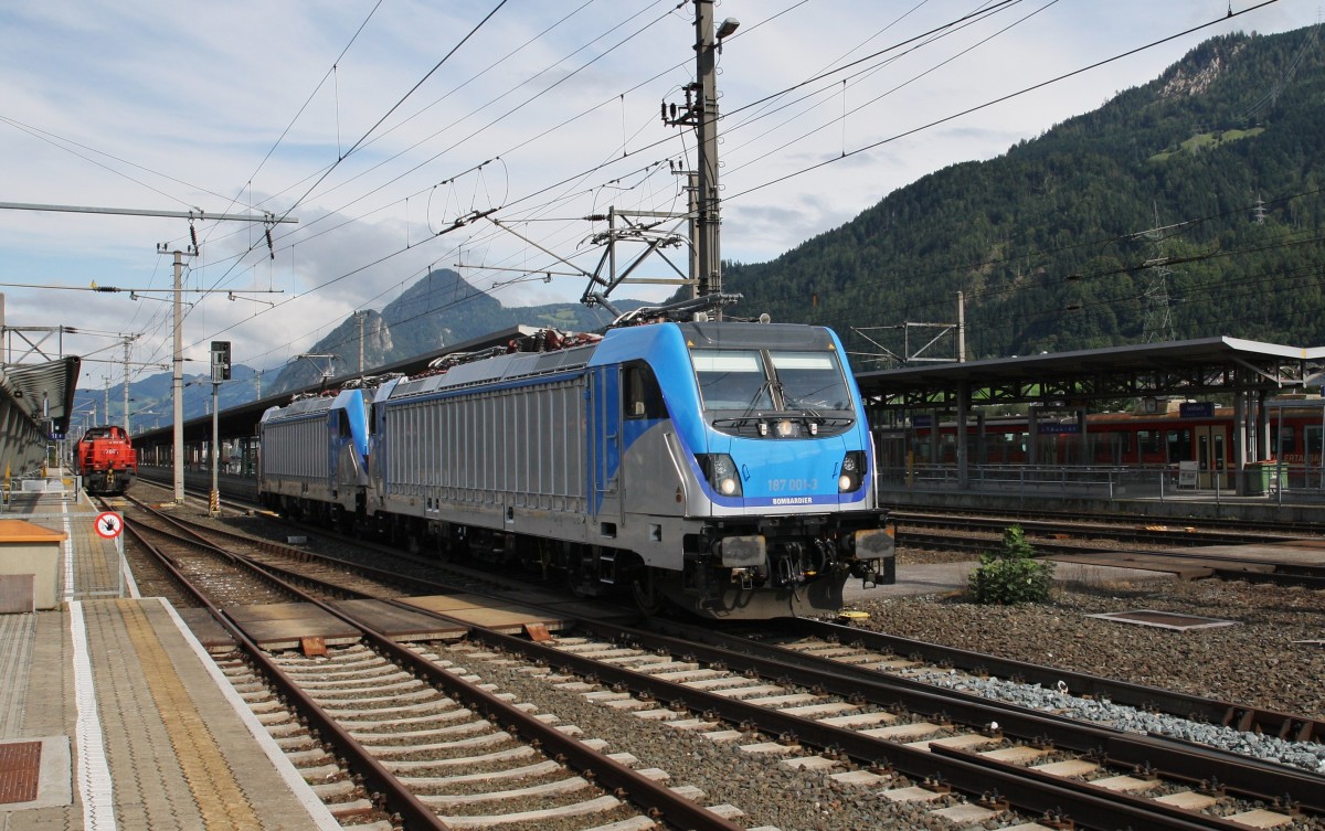 Bin dem Lokzug, bestehend aus 187 001-3 und 187 003-9 BTK von Kufstein bis Jenbach hinterher gefahren. Hier bei Testfahrten am 3.9.2014 in Jenbach Richtung Brenner.
