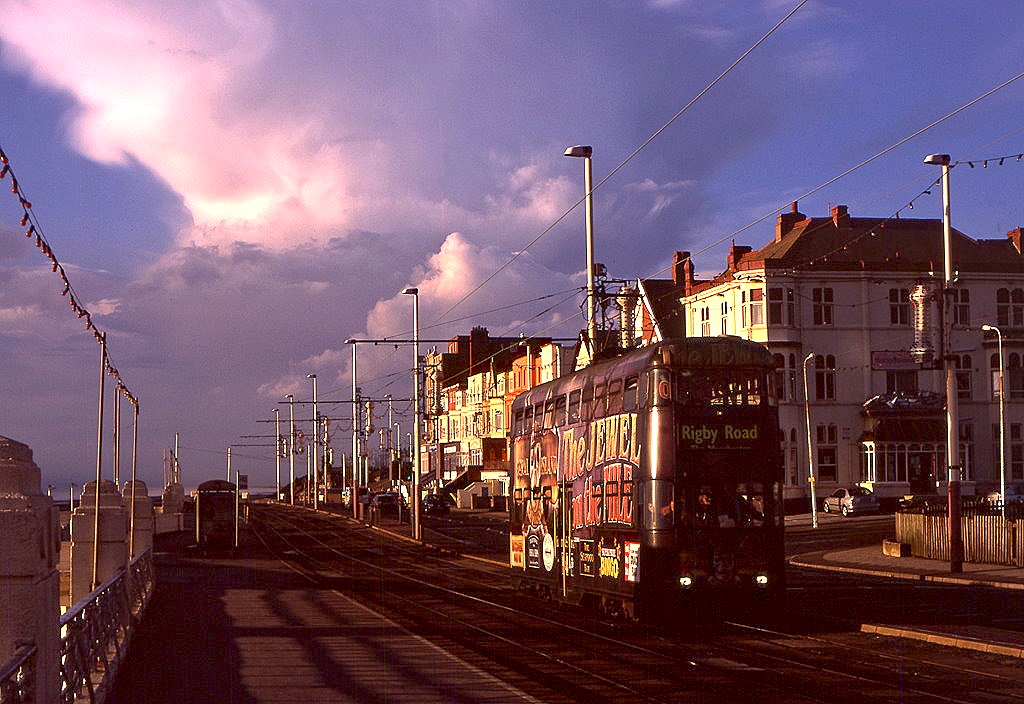 Blackpool Tw 707 an der North Promenade, 07.09.2010.