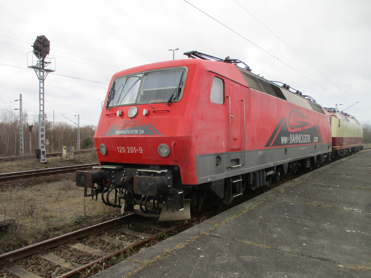 BLC 120 201 und die SEL 120 144 wurden von mir,am 18.März 2025,in Mukran Mitte abgelichtet.