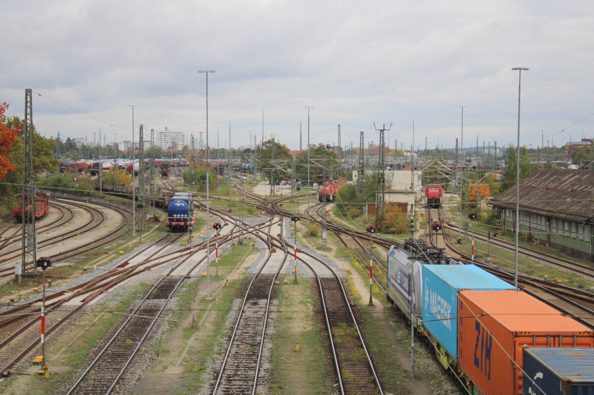 Blick am 13.10.2025 von der Katzwanger Straße auf den Rangierbahnhof in Nürnberg.