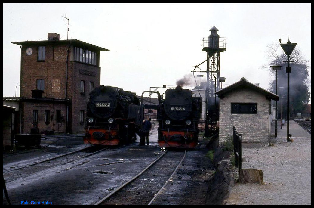 Blick am 232.6.1991 im BW Wernigerode auf die unter Dampf stehenden Lokomotiven 997232 und 997245.
