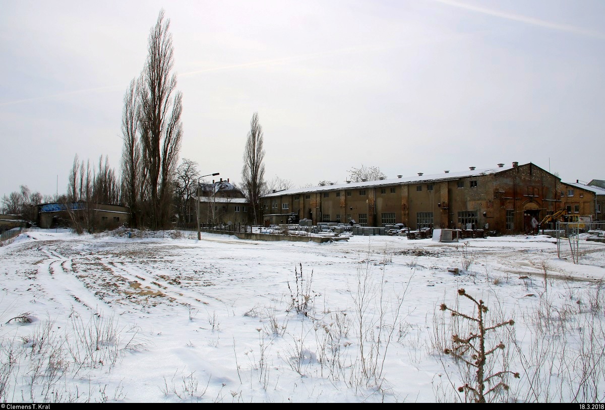 Blick auf alte, ungenutzte Anlagen des ehem. RAW Halle (Saale). Heute ist es ein übrig gebliebenes Industriedenkmal, das erst einmal nicht abgerissen werden soll bzw. kann. [18.3.2018 | 11:32 Uhr]