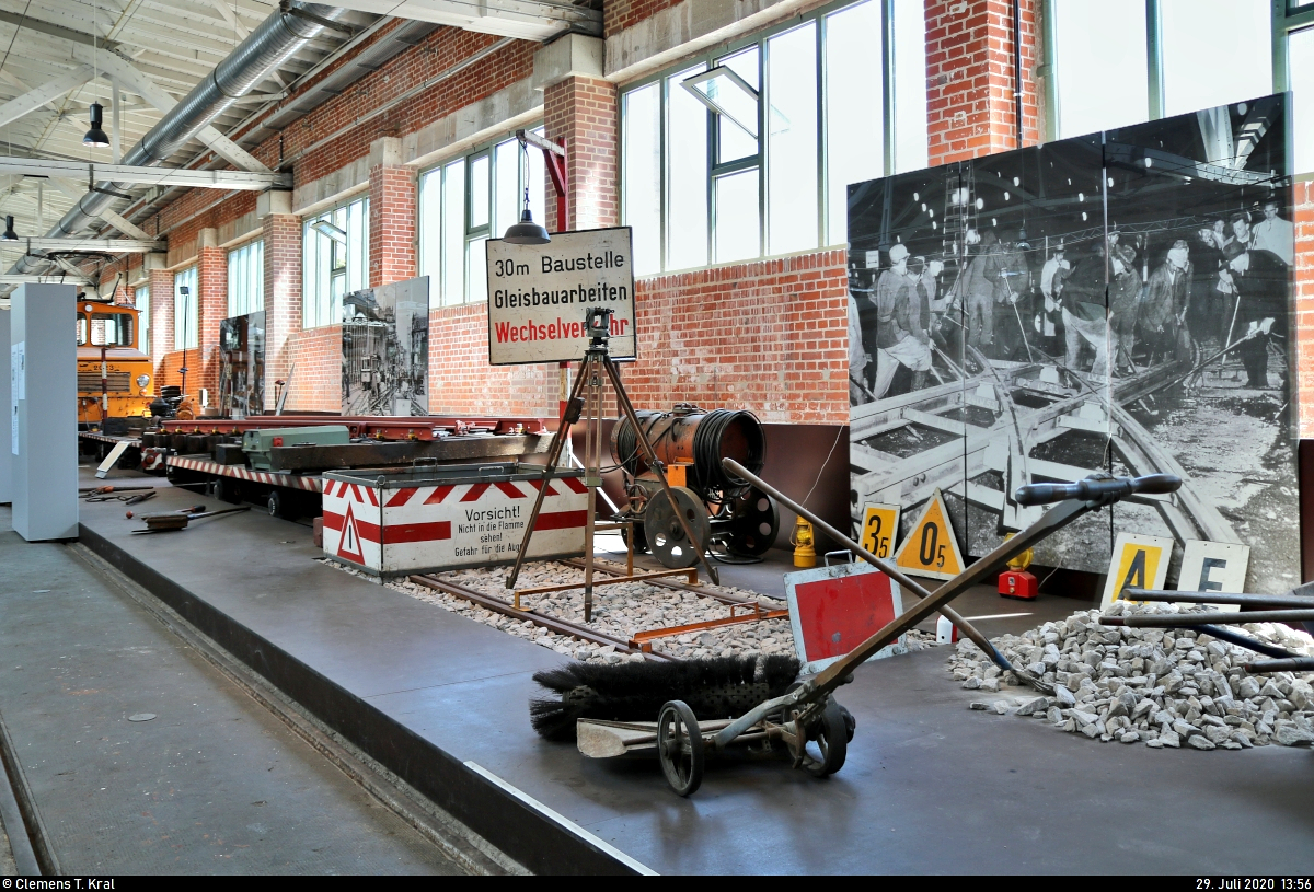 Blick auf den Ausstellungsteil  Baustelle  des Straßenbahnmuseums Stuttgart.
[29.7.2020 | 13:56 Uhr]