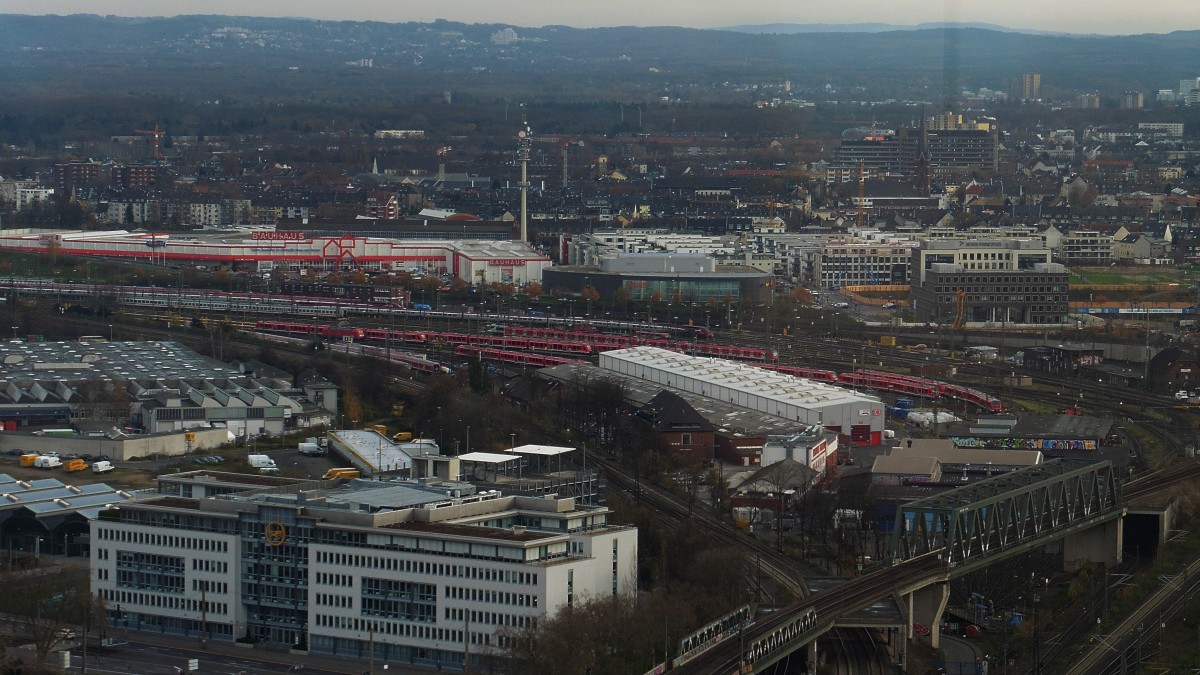 Blick auf das Deutzerfeld von einem Turm mit Aussichtspattform , DEN 06.12.2015