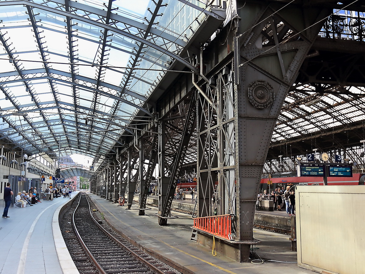 Blick auf Gleis 1 des  Hauptbahnhofes von Köln am 29. Juli 2017.