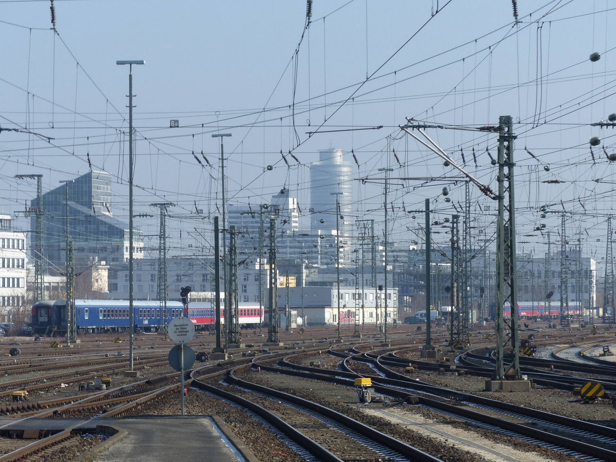 Blick auf das Gleisvorfeld in Nürnberg Hbf, am 21.02.2018.