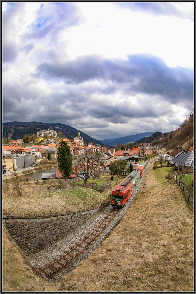 Blick auf Murau an diesem teilweise bewölkten 4.04.2019 Bahnbilder.de
