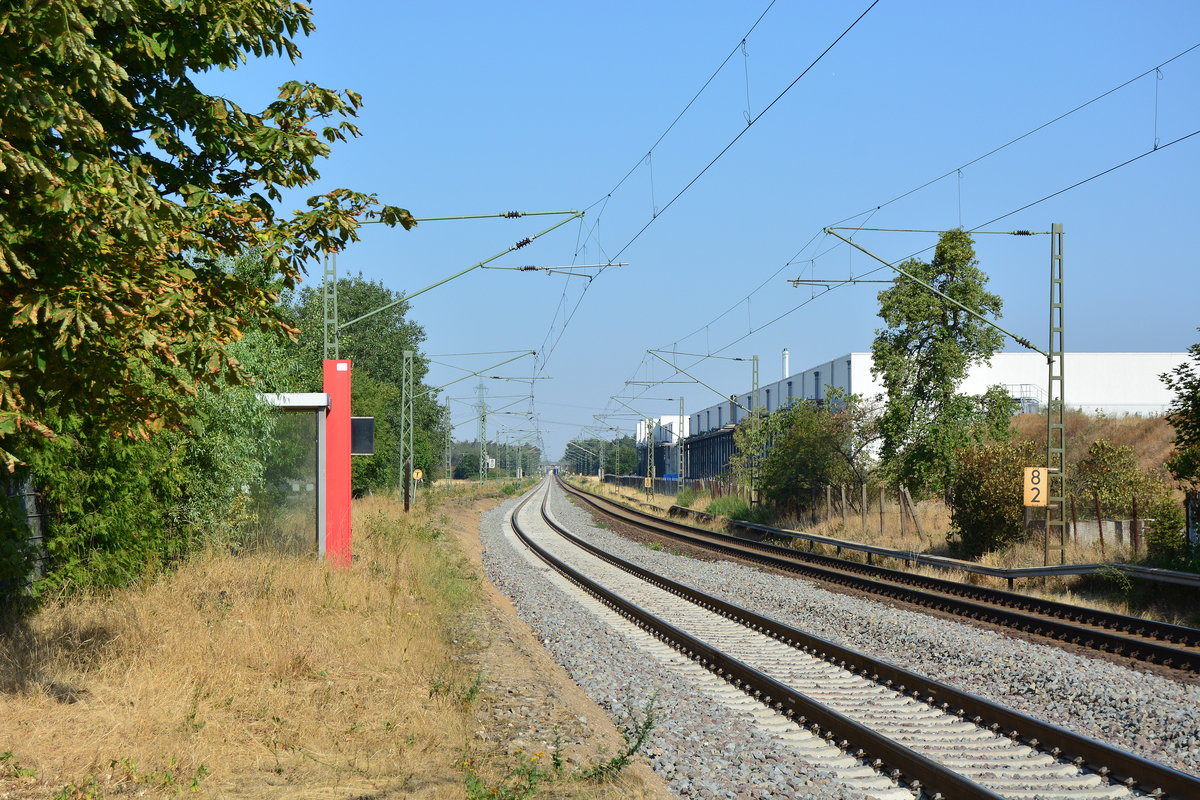 Blick auf den seit Ende 2012 aufgelassenen Haltepunkt Jütrichau.

Jütrichau 27.07.2018