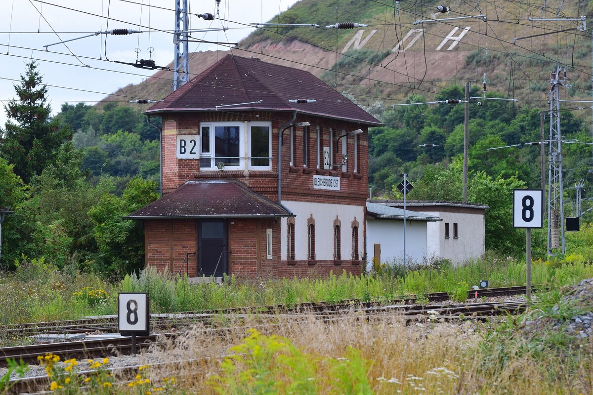 Blick auf das Stellwerk B2 in Bleicherode Ost.

Bleicherode Ost 16.08.2021