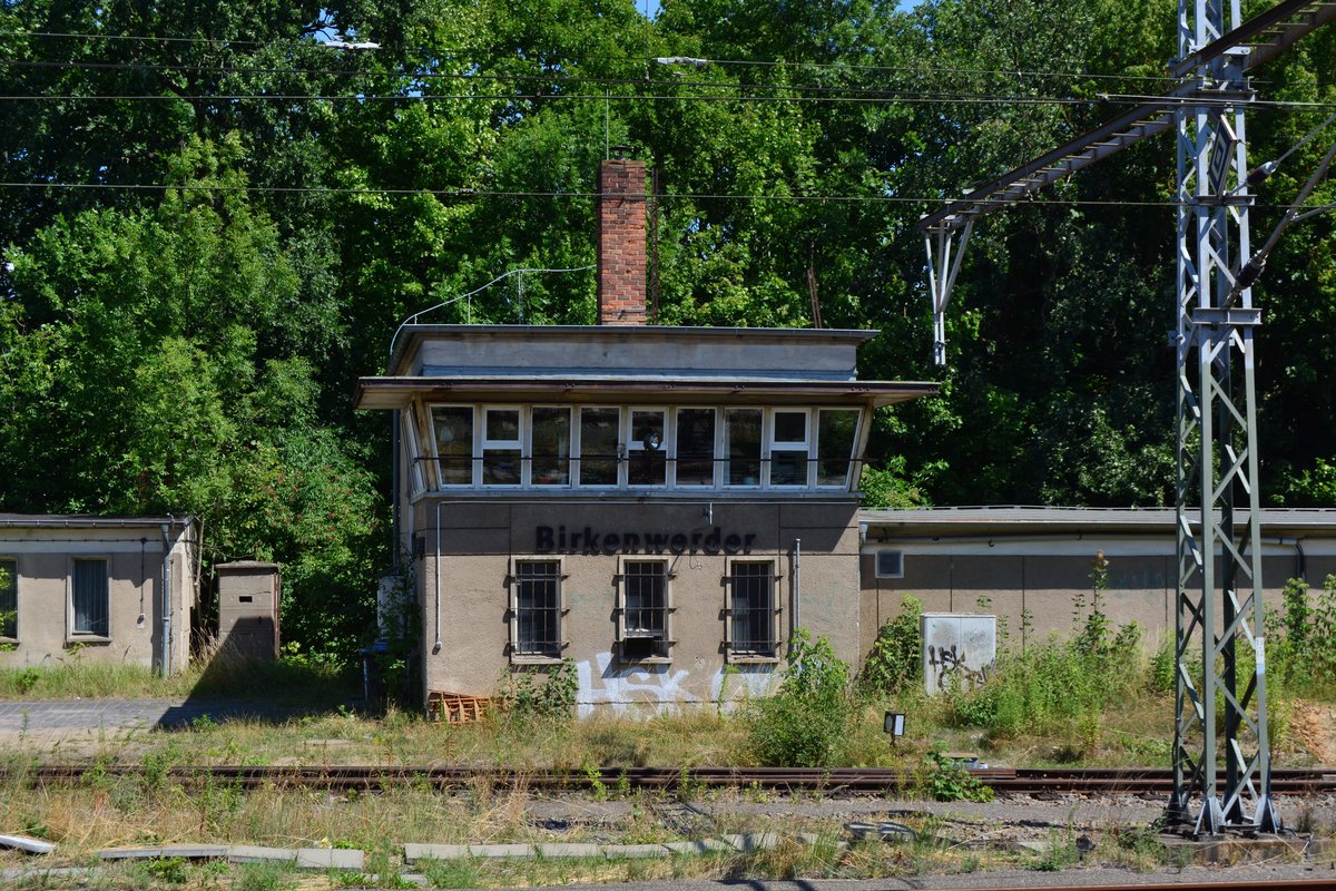 Blick auf das Stellwerk in Birkenwerder.

Birkenwerder 23.07.2018