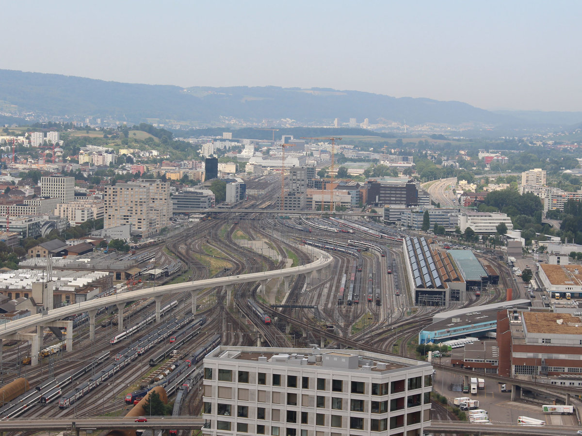 Blick auf Zürich vom Prime Tower aus, fotografiert am 07.08.15