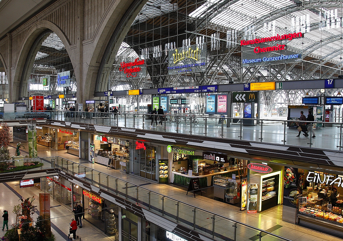 Blick in die Galerie des Leipziger Hauptbahnhofes am 17.04.2022
