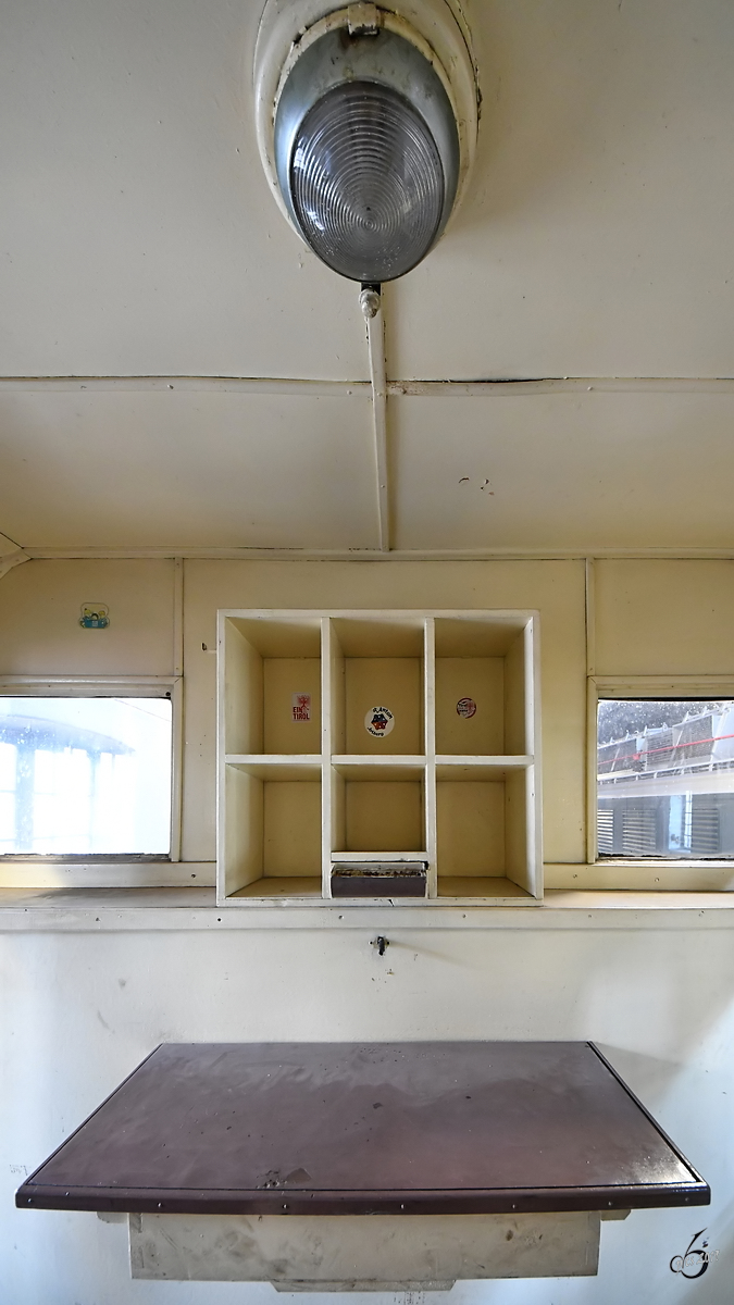 Blick in den Innenraum des Kabinentenders der im Jahr 1944 gebauten Dampflokomotive 52. 3816. (Heizhaus Lienz, August 2019)