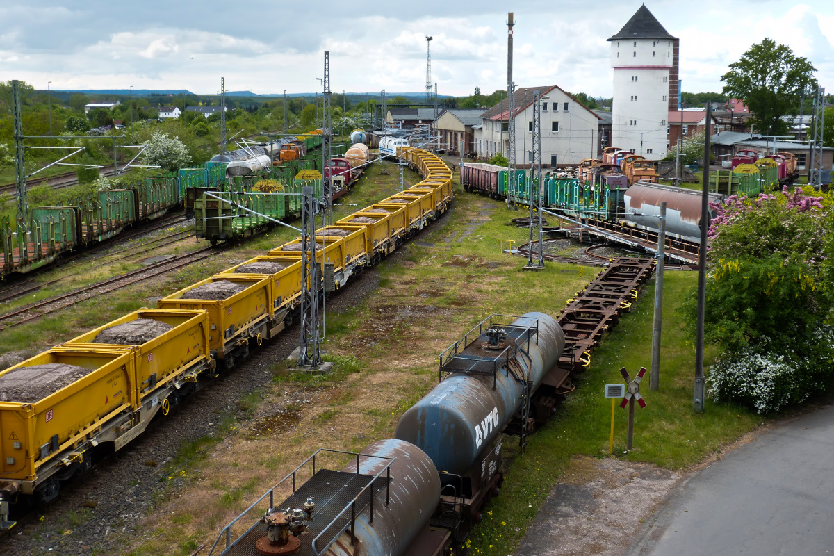 Blick ins ehemalige BW Nordhausen. In den gelben Containern befindet sich der Abbraum aus der Baustelle Suttgart21 16.05.2016