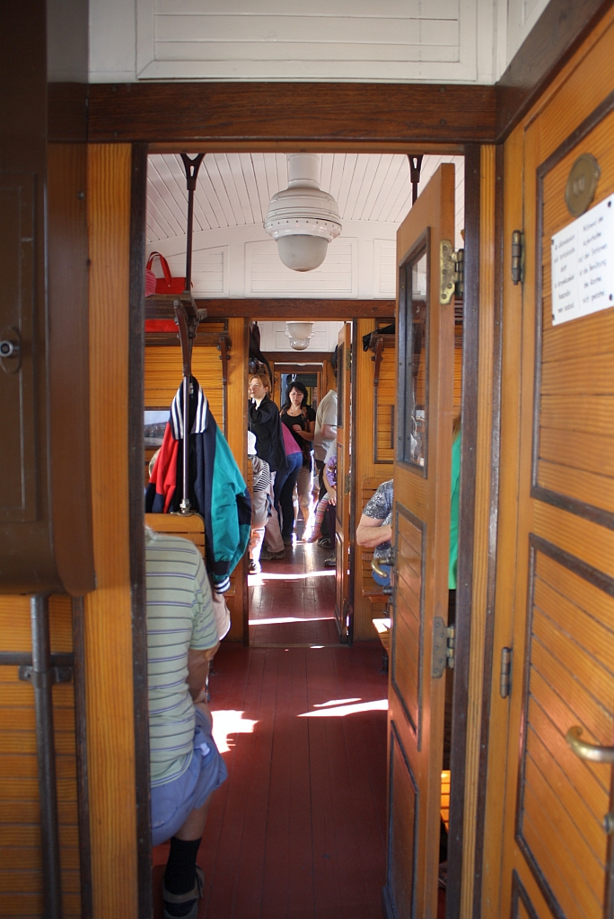 Blick in den MAV Cmn 204771 (UIC-Nr. 30 55 1179 085-2, Gattung Yg), aufgenommen am 07.September 2013 im Bf. Budapest Nyugati.

