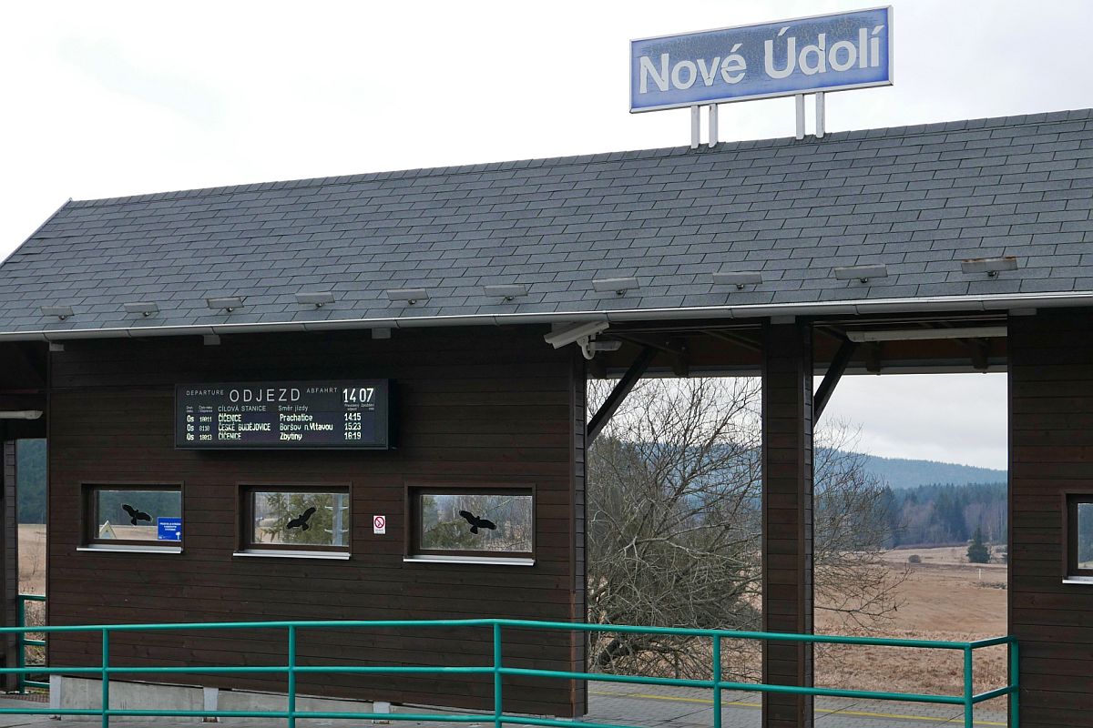 Blick nach Deutschland durch die Endhaltestelle Nové Údolí der Strecke Číčenice - Nové Údolí, Streckennummer 197. Aufnahme entstand am 31.12.2019 wenige Meter von der Grenze zwischen Tschechien und Deutschland entfernt.