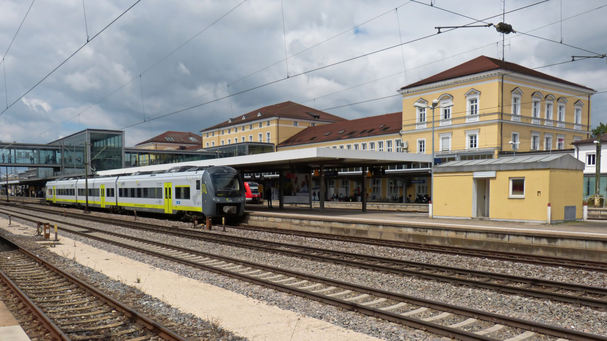 Blick Richtung Bahnhofsgebäude von Regensburg Hbf 17.07.2016
