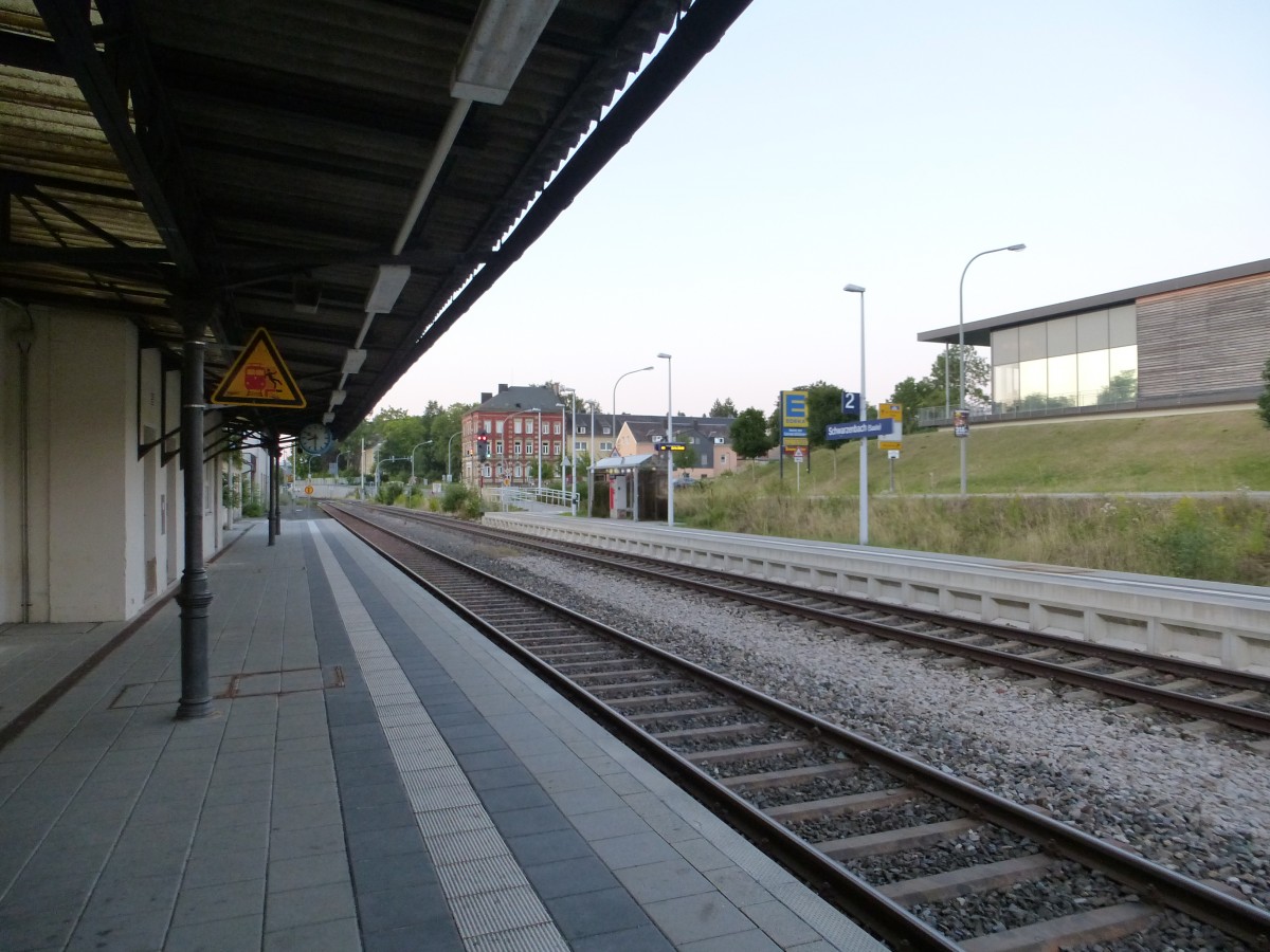 Blick zum Bahnsteig in Schwarzenbach/Saale am 16.08.2013.