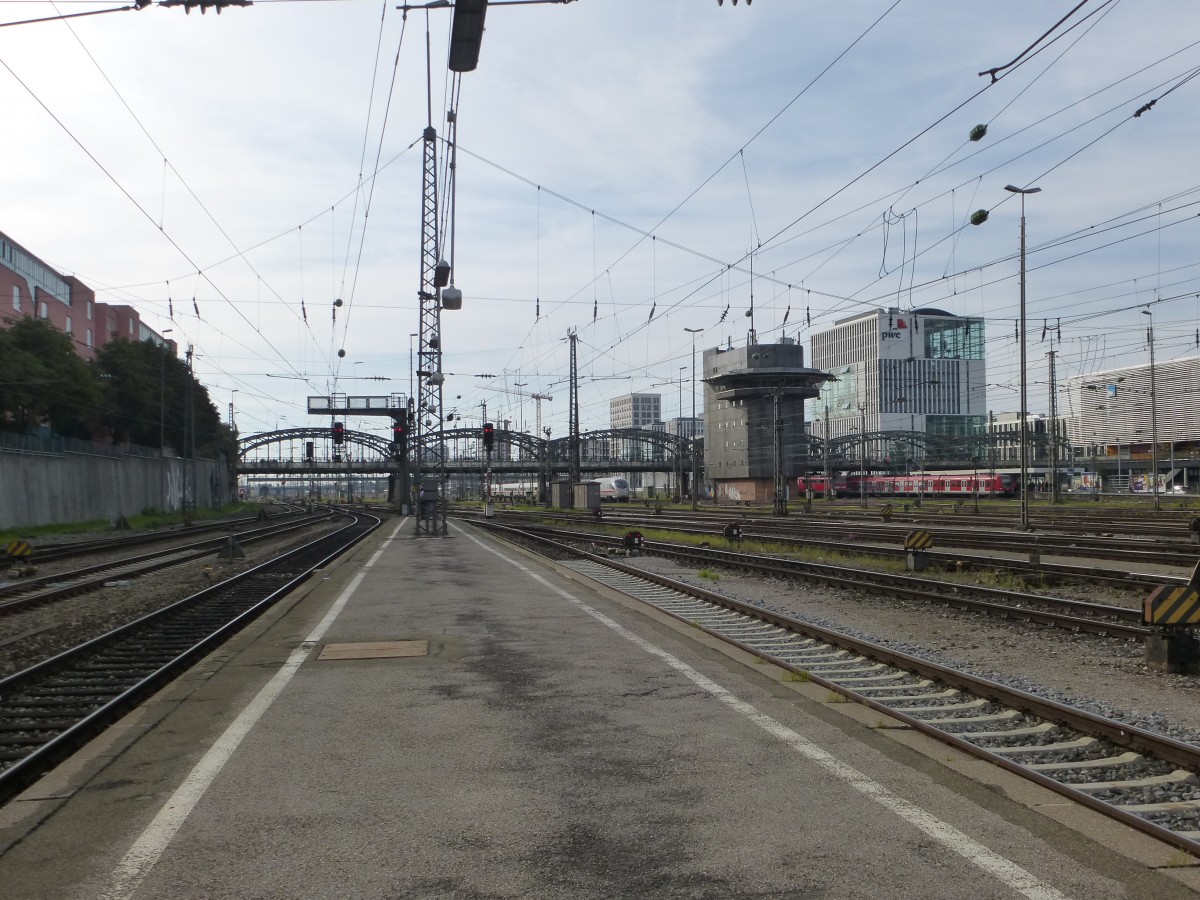 Blick zum Gleisvorfeld des Mnchner Hbf am 22.09.2013.
