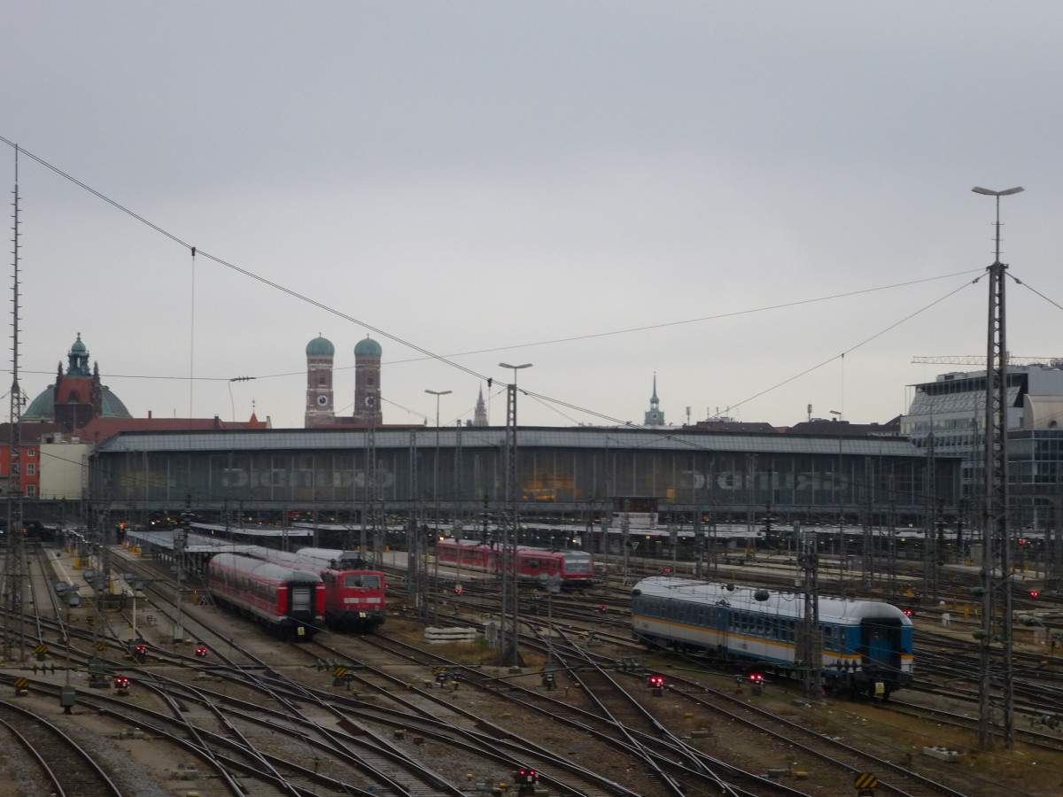 Blick zum Münchner Hbf, von der Hackerbrücke aus gesehen, 04.01.2014.