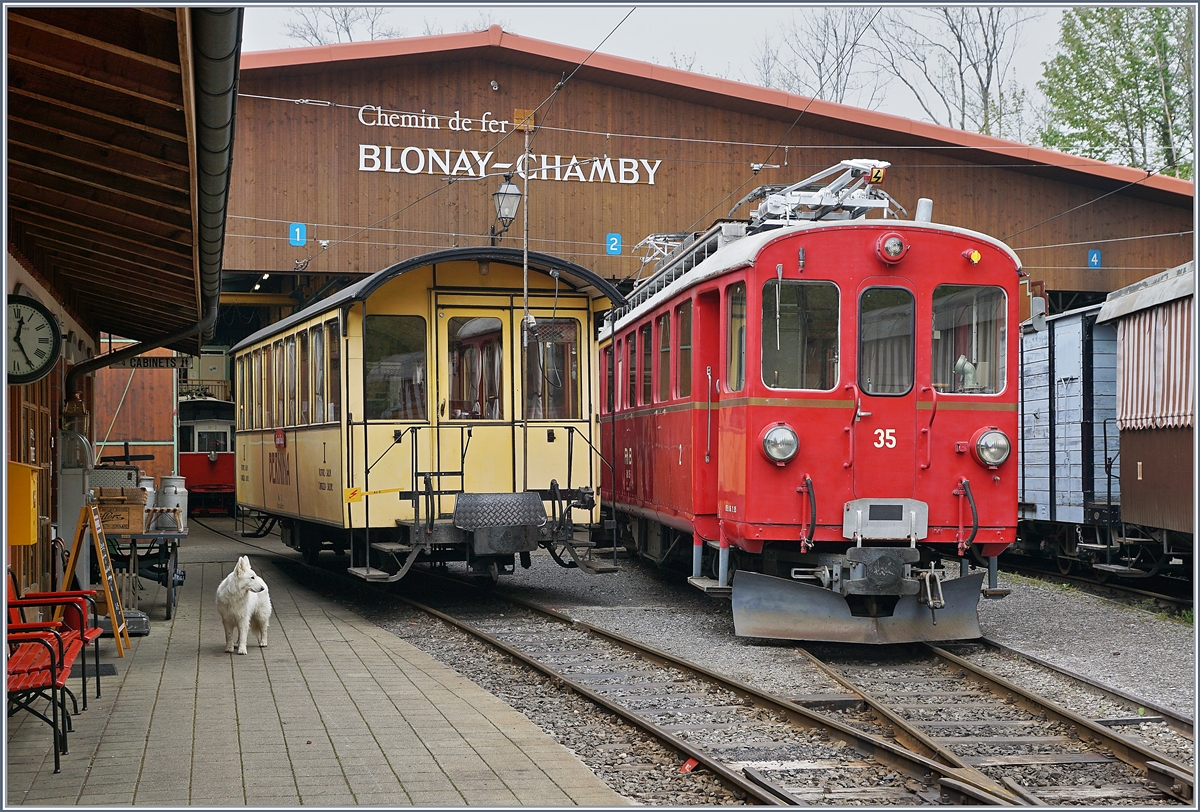 Blonay - Chamby Museumsbahn - start in die 51, Saison; und der Anblick des Bernina-Triebwagens ABe 4/4 35 und des RhB Salonwagen wecken Erinnerungen an das letztjährigen, prächtigen Jubiläumsfeierlichkeiten  50 Jahre Blonay-Chamby ...

18. Mai 2019
