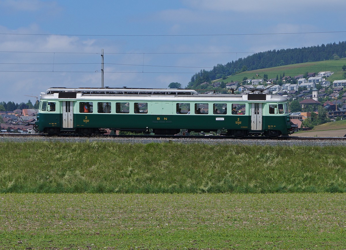 BLS: 150 Jahre Eisenbahn in Konolfingen. Grosses Bahnhoffest in Konolfingen vom 31. Mai und 1. Juni 2014. Sonderfahrten Konolfingen-Hasle-R. mit BLS Be 4/4 761  WELLENSITTICH  ex BN bei Mirchel am 31. Mai 2014.
Foto: Walter Ruetsch