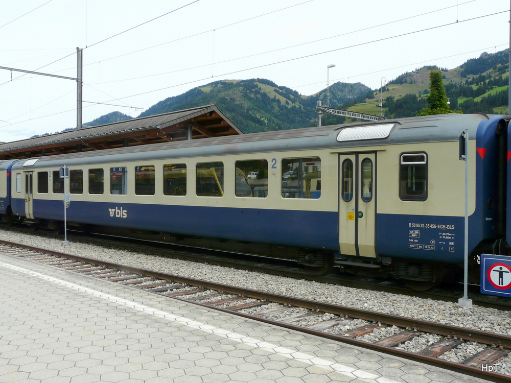 BLS - 2 Kl. Personenwagen B 50 85 20-35 456-6 in Zweisimmen am 14.09.2013