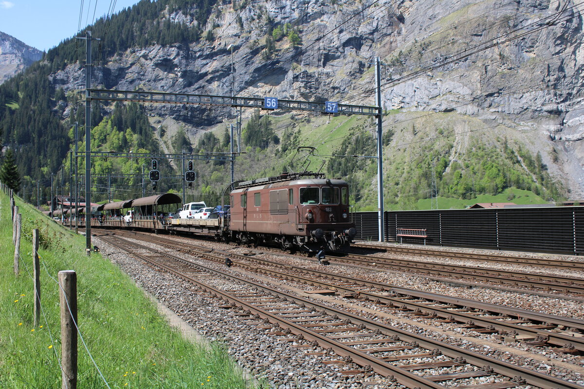 bls 425 192 erreicht mit einer Autoverlad aus Goppenstein ihren Zielbahnhof Kandersteg. (26.05.2023)