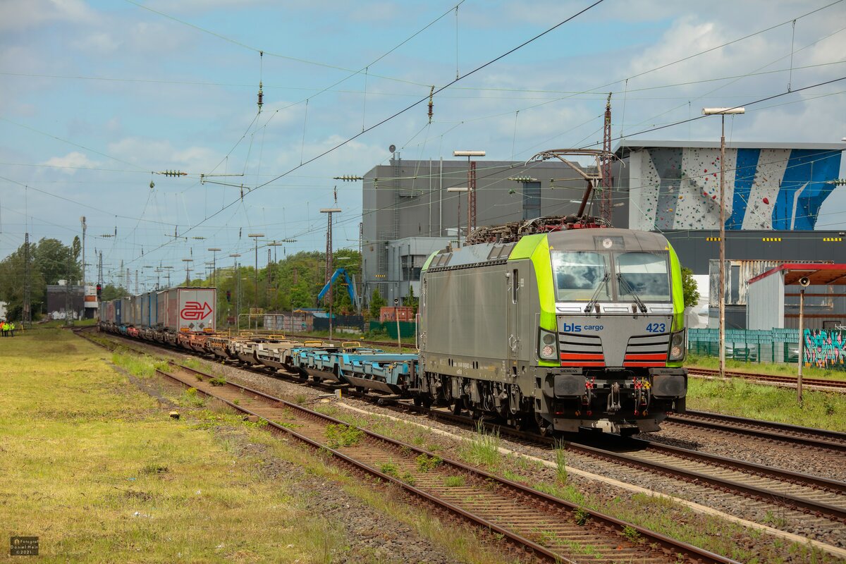 BLS 475 423 mit KLV in Hilden, Mai 2021.