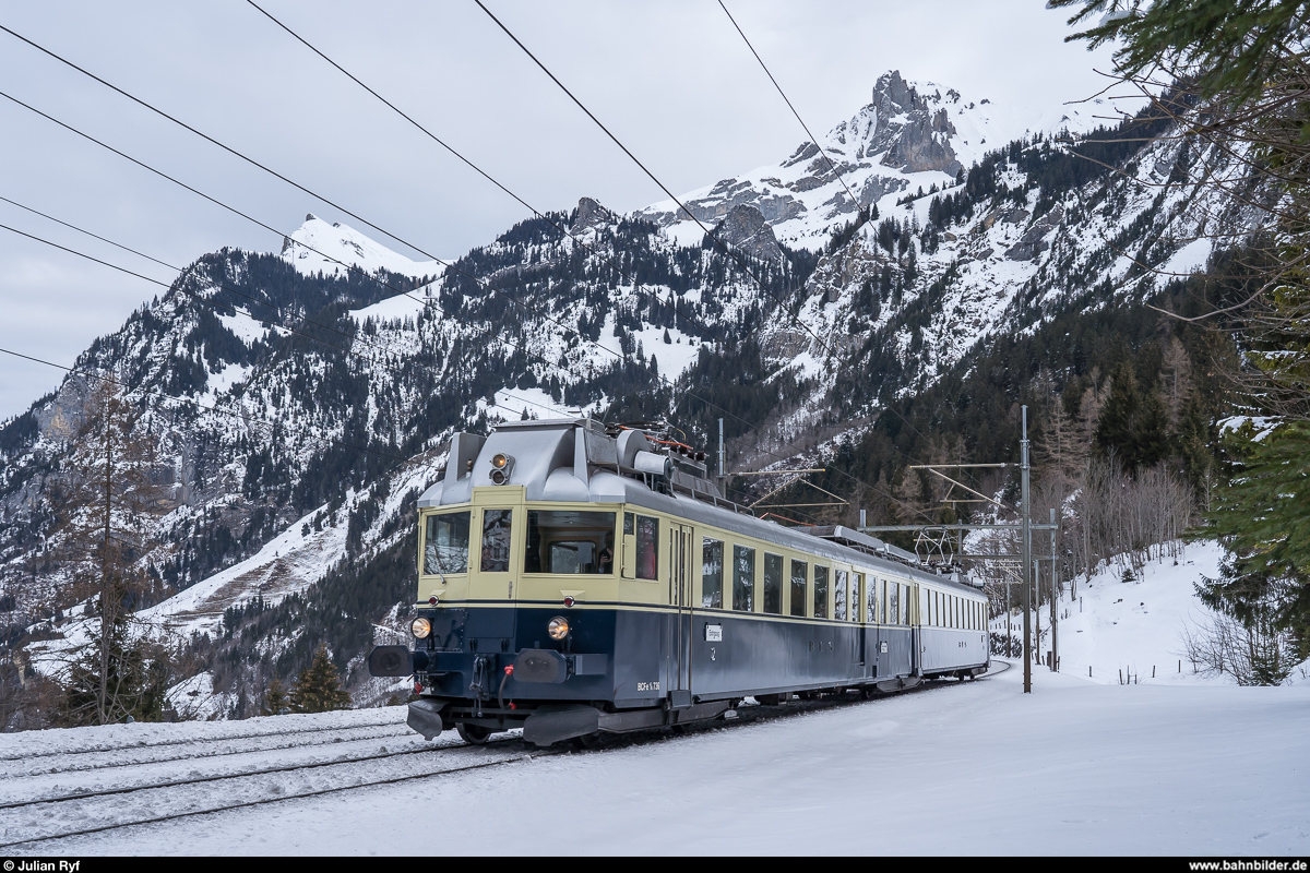 BLS BCFe 4/6 736  Pharao  am 20. Januar 2019 als Extrazug von Basel zur Eröffnung der Belle-Epoque-Woche in Kandersteg kurz vor Erreichen seines Zielortes.