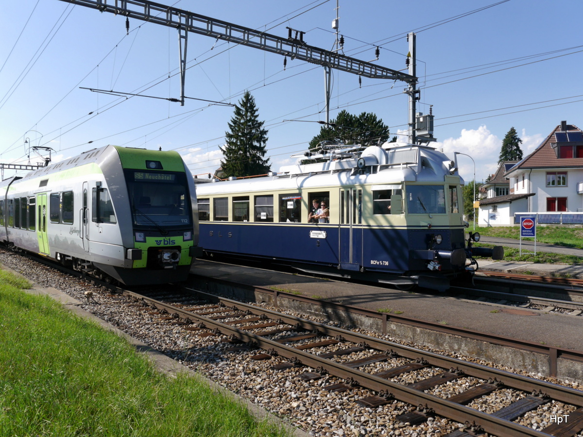 BLS Historic - Oldtimer Triebwagen BCFe 4/6 736 unterwegs auf einer Extrafahrt im Bahnhof Müntschemier am 23.08.2015