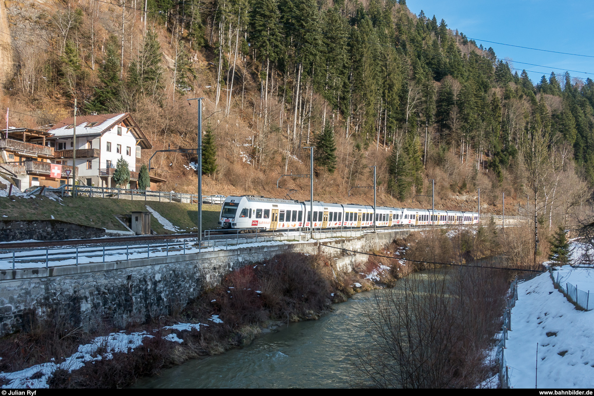 BLS Kambly-Lötschberger RABe 535 114 und 115  Trubschachen 1  und  Trubschachen 2  am 31. Dezember 2017 als RE Luzern - Bern bei Trubschachen.